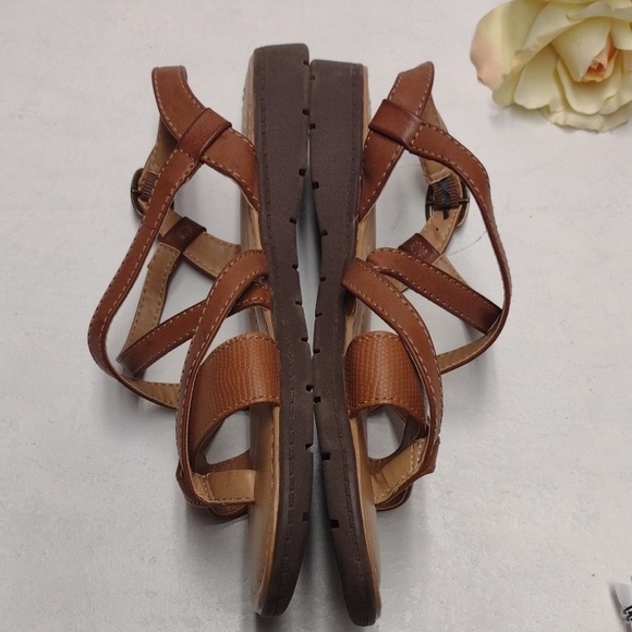 Predictions Brown Leather Sandals with Adjustable Straps - Picture 3 of 7